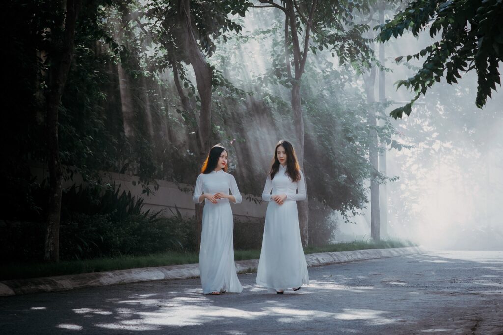 友達から恋人に発展させる方法は何ですか？