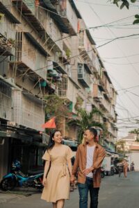 初デートで手をつなぐタイミングは20代男子にとってどれくらい重要？