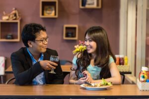 デート中に使える会話ネタ一覧を20代男子向けに紹介しますか？